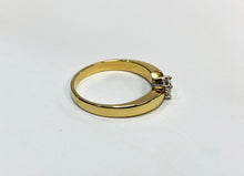 Load image into Gallery viewer, 18ct Yellow and White Gold Diamond Solitaire
